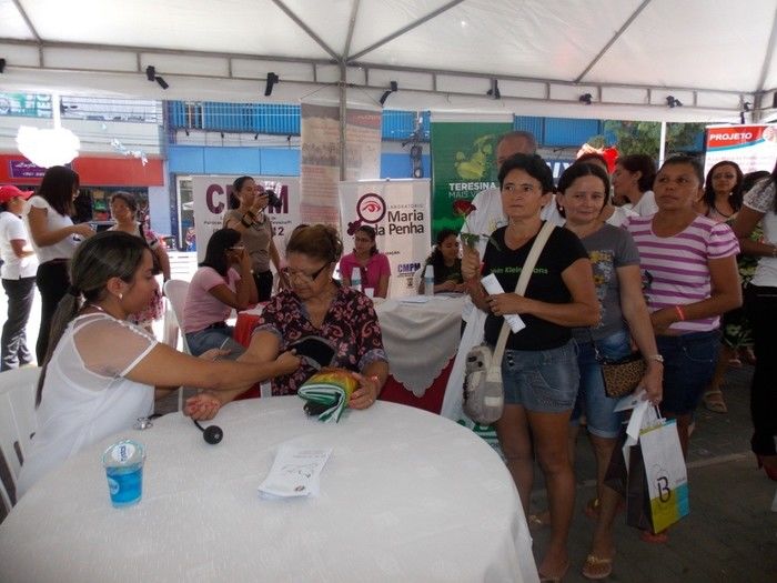 Voluntários do Projeto Neylivia Oliveira da Costa Mulher Viva participa de uma concentração em Teresina   - Imagem 58
