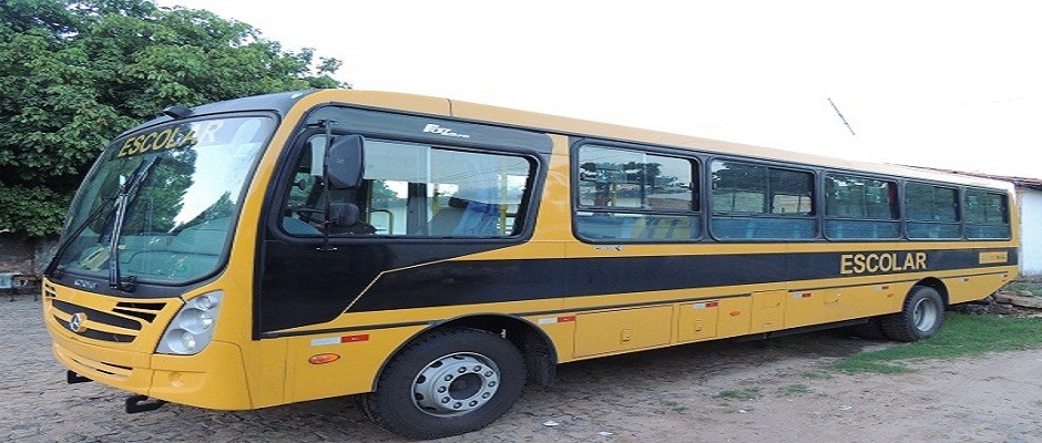             Estudantes monsenhorgilenses ganham mais um ônibus escolar