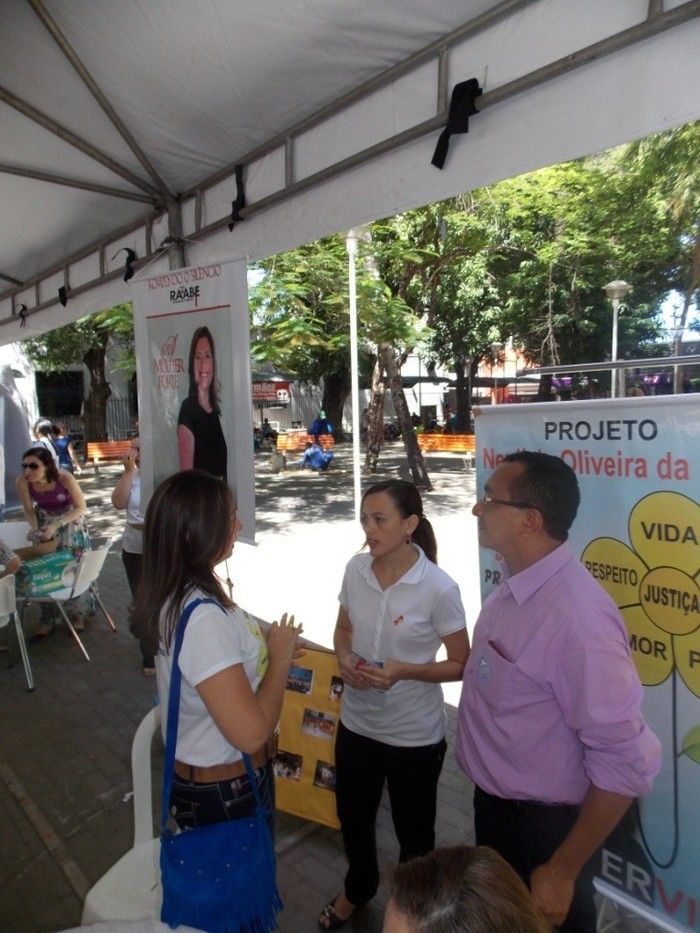 Voluntários do Projeto Neylivia Oliveira da Costa Mulher Viva participa de uma concentração em Teresina   - Imagem 53