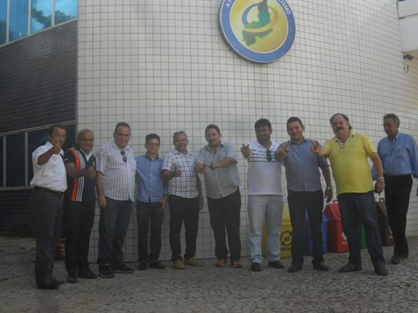 Prefeito de Lagoinha Manoel Dedé confirma apoio a Hélio Rodrigues na eleição da APPM - Imagem 1