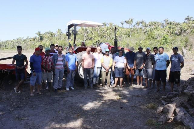 Prefeita Dra. Salete Rêgo garante estrutura agrícola para moradores da Região da Santa Cruz  - Imagem 6