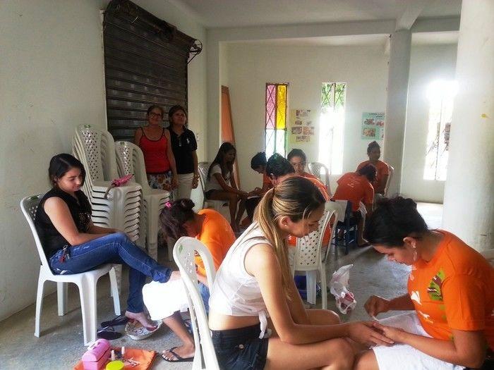 Alunas do curso de manicure atendem comunidade de forma gratuita - Imagem 2