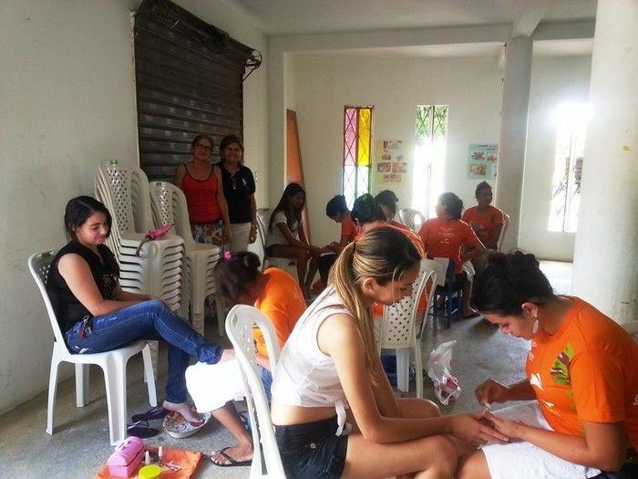 Alunas do curso de manicure atendem comunidade de forma gratuita - Imagem 1