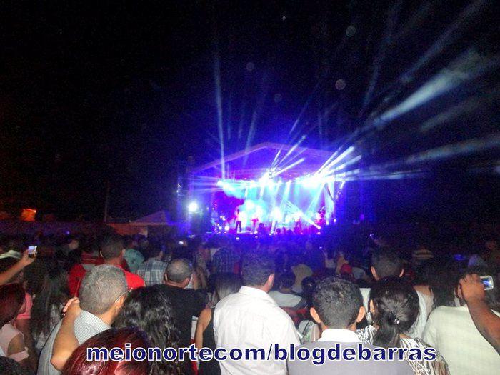 Lotação: Zezo ‘O Nordestino Apaixonado’ cantou e encantou público barrense - Imagem 30