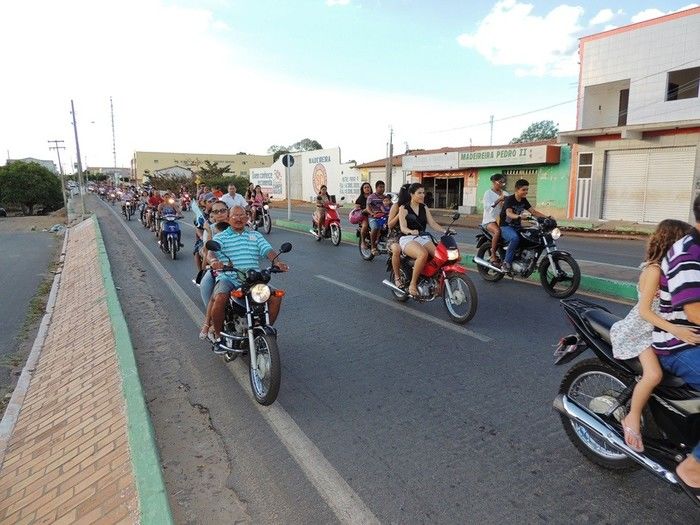 Noite dos motoristas e motoqueiros tem início com uma grande passeata - Imagem 8