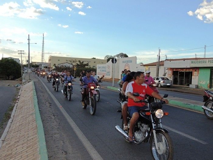 Noite dos motoristas e motoqueiros tem início com uma grande passeata - Imagem 12