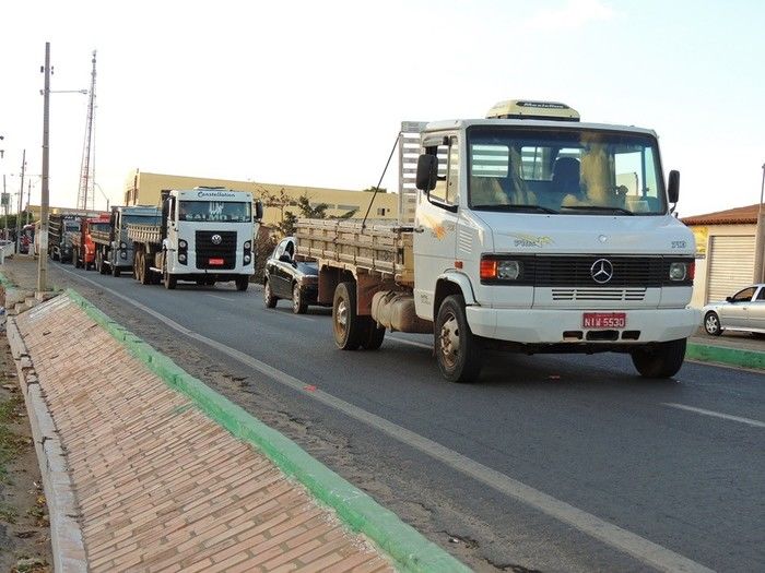 Noite dos motoristas e motoqueiros tem início com uma grande passeata - Imagem 41