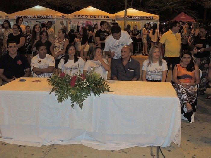 Público prestigia primeira noite da Feira do Empreendedor  - Imagem 31