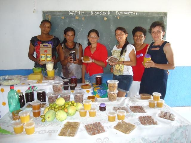Grupo de Mulheres dos Cocos Recebe Oficina de Doces e Polpas - Imagem 20