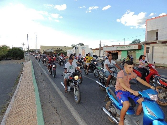 Noite dos motoristas e motoqueiros tem início com uma grande passeata - Imagem 6