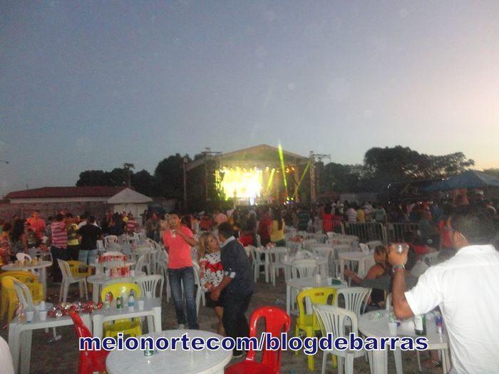 Lotação: Zezo ‘O Nordestino Apaixonado’ cantou e encantou público barrense - Imagem 23