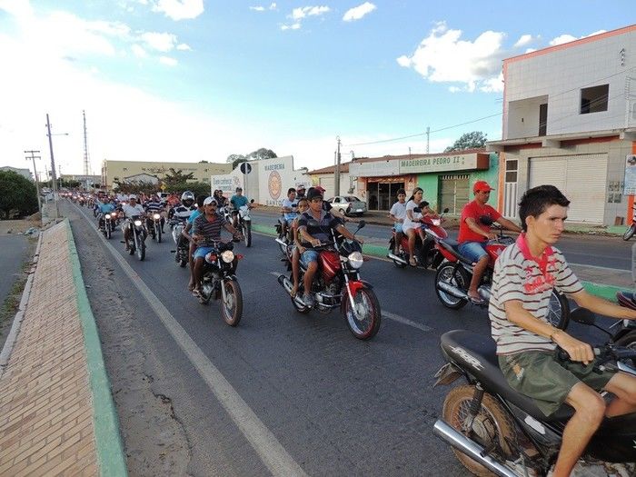 Noite dos motoristas e motoqueiros tem início com uma grande passeata - Imagem 7