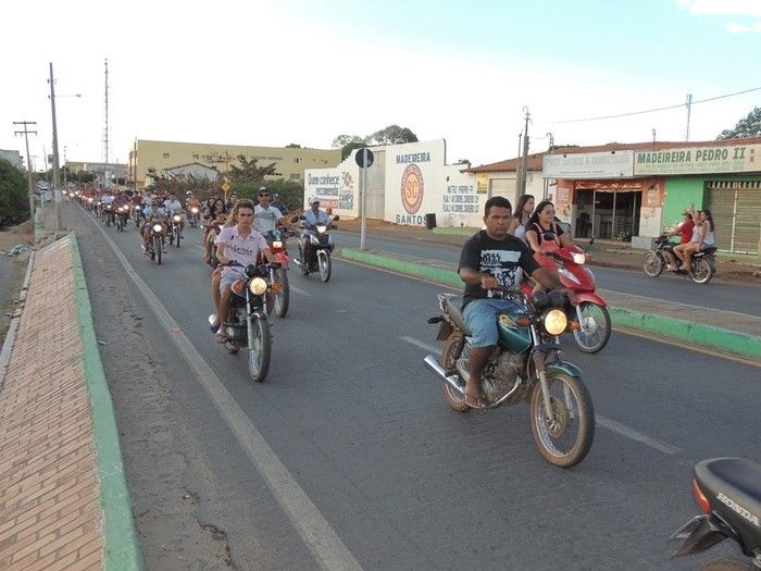 Noite dos motoristas e motoqueiros tem início com uma grande passeata - Imagem 9