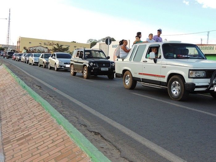 Noite dos motoristas e motoqueiros tem início com uma grande passeata - Imagem 19