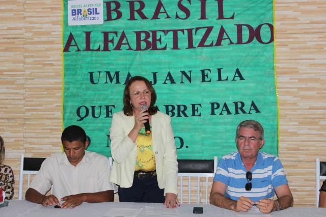 Prefeita Dra. Salete Rego faz lançamento do programa Brasil Alfabetizado 2014. - Imagem 10