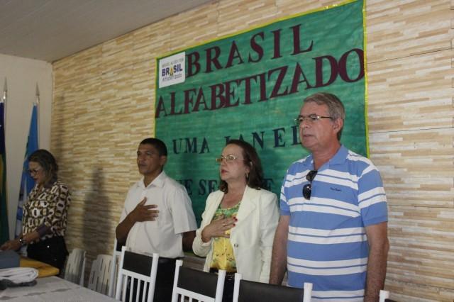 Prefeita Dra. Salete Rego faz lançamento do programa Brasil Alfabetizado 2014. - Imagem 1