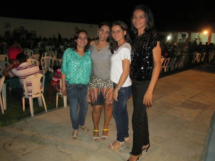 prefeito: Walter Alencar faz festa em sua Residência para homenagear Funcionários em Agricolândia - Imagem 77