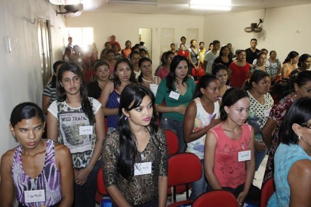 Prefeita Dra. Salete Rego faz lançamento do programa Brasil Alfabetizado 2014. - Imagem 3
