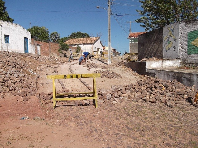 Prefeitura de Buriti dos Lopes realiza obras de recuperação de calçamentos - Imagem 3