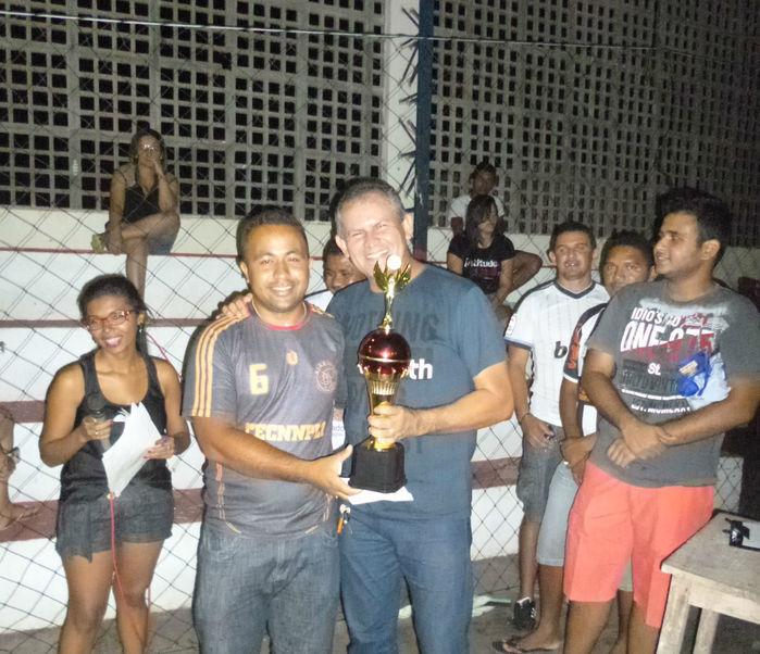 AMIGOS DO FRANCISCO E O CAMPEÃO DO I CAMPEONATO ENTRE AMIGOS DE FUTSAL. - Imagem 6