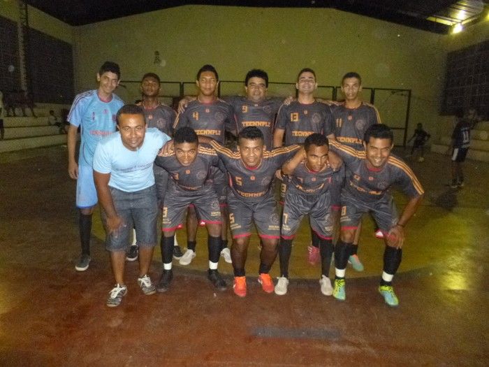 AMIGOS DO FRANCISCO E O CAMPEÃO DO I CAMPEONATO ENTRE AMIGOS DE FUTSAL. - Imagem 1
