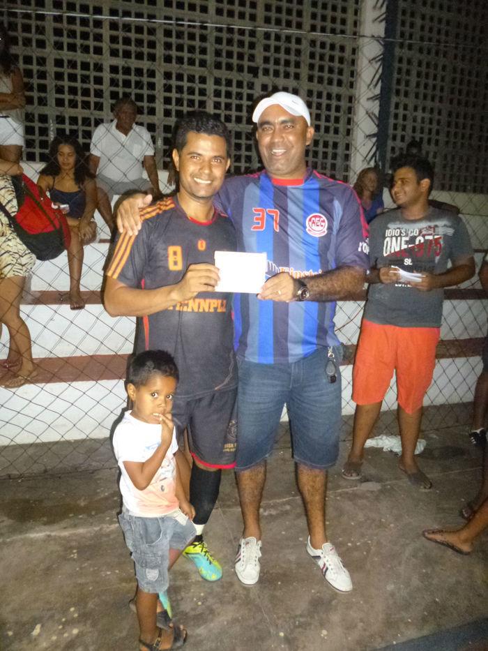 AMIGOS DO FRANCISCO E O CAMPEÃO DO I CAMPEONATO ENTRE AMIGOS DE FUTSAL. - Imagem 3