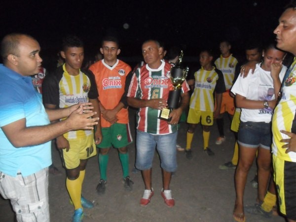 Fluminense aposenta camisa 6 e faz Homenagem a Jaime Neres  - Imagem 18