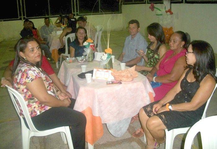 SECRETARIA DE EDUCAÇÃO FAZ FESTA EM HOMENAGEM AOS PROFESSORES  - Imagem 31