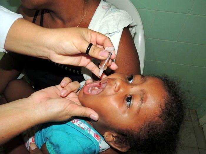 Crianças recebem vacina no início de campanha contra pólio e sarampo em Altos - Imagem 2