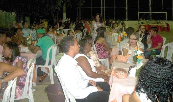 SECRETARIA DE EDUCAÇÃO FAZ FESTA EM HOMENAGEM AOS PROFESSORES  - Imagem 21