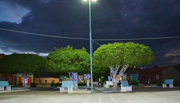 Praça Antonio Nego recebe decoração natalina - Imagem 4