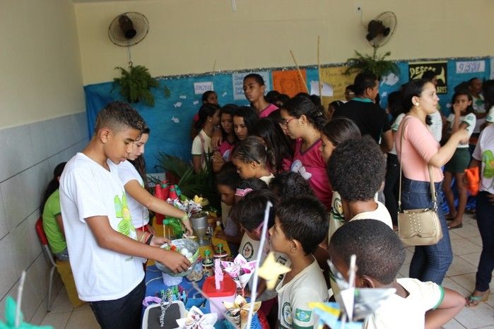 Feira do conhecimento reúne milhares de estudantes em escola na zona rural de São João do Arraial - Imagem 16