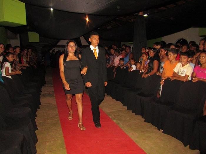 Alunos de escolas municipais colam grau no interior do município - Imagem 17