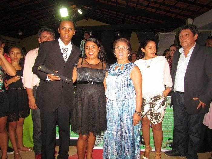 Alunos de escolas municipais colam grau no interior do município - Imagem 43