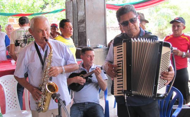 Alegria e descontração no primeiro da festa de emancipação de N. S. dos Remédios - Imagem 6