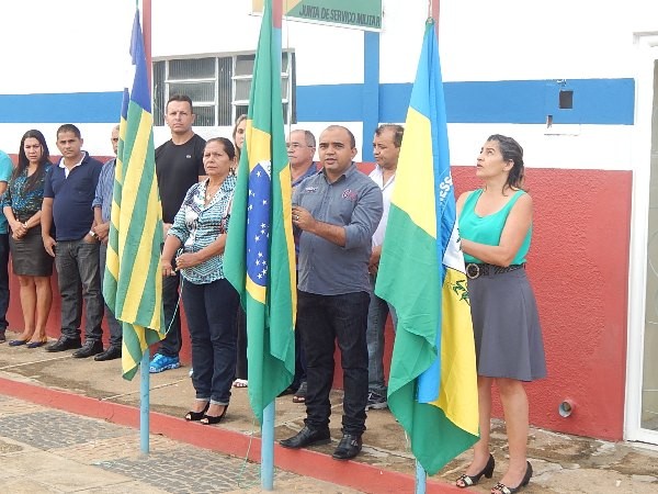 Autoridades no Hasteamento das Bandeiras - Imagem 2