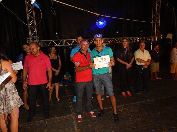 Alunos recebem Certificados de Curso de Construção Civil - Imagem 11