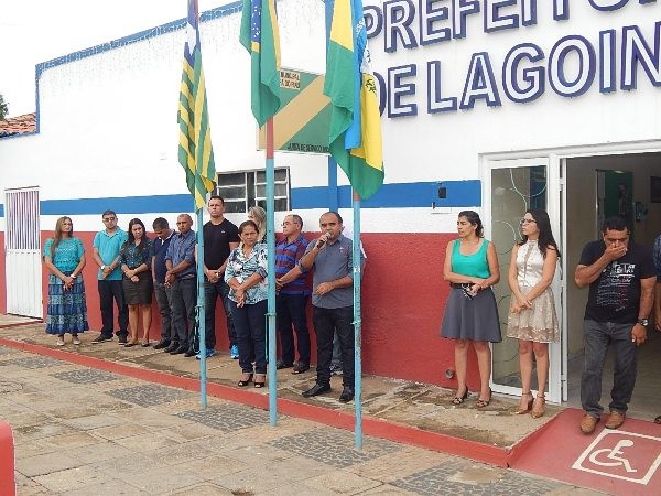 Autoridades no Hasteamento das Bandeiras - Imagem 6