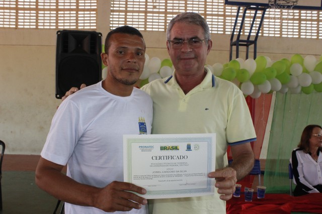 120 alunos dos cursos do PRONATEC recebem Certificados no município de Miguel Alves  - Imagem 24