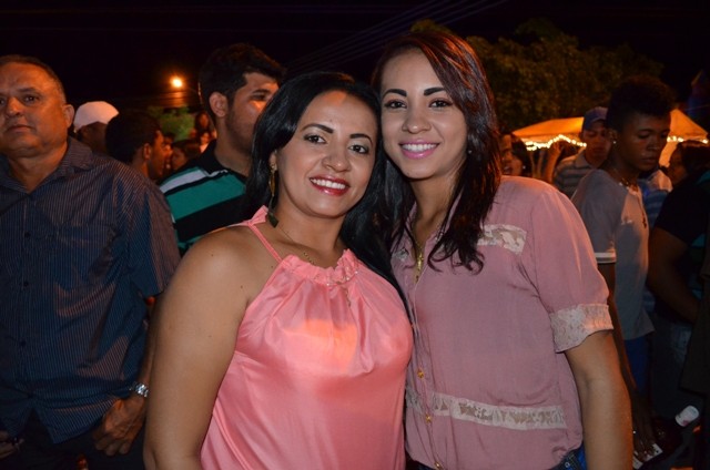 Vera Mendes comemora seus 19 anos e Frank Aguiar agita multidão. Veja a cobertura fotográfica: - Imagem 53