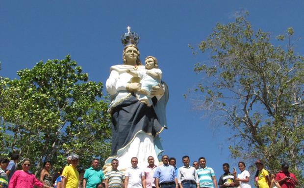 Prefeito entrega à comunidade religiosa a nova imagem da Virgem dos Remédios! - Imagem 5