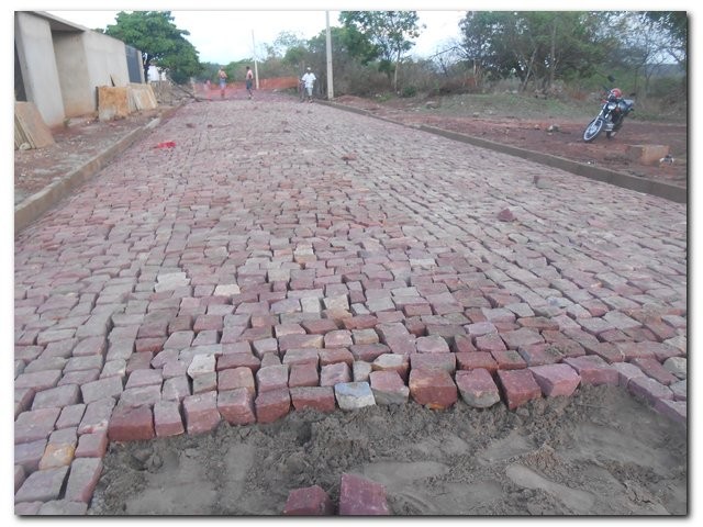 Prefeitura Municipal de Inhuma calça o Bairro Meireles - Imagem 6