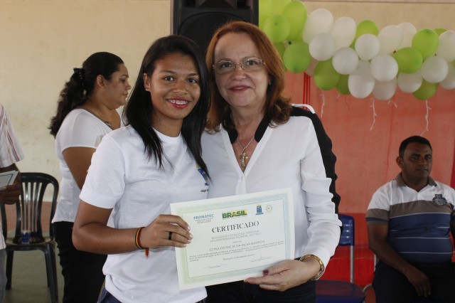 120 alunos dos cursos do PRONATEC recebem Certificados no município de Miguel Alves  - Imagem 37