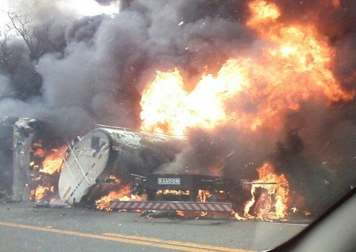 Caminhão tanque e ônibus da empresa transbrasiliana colide e pegam Fogo em um Grave acidente em Monsenhor Gil  - Imagem 4