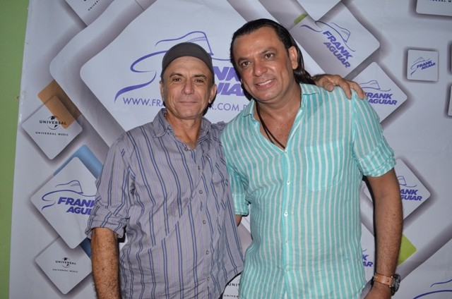 Vera Mendes comemora seus 19 anos e Frank Aguiar agita multidão. Veja a cobertura fotográfica: - Imagem 19