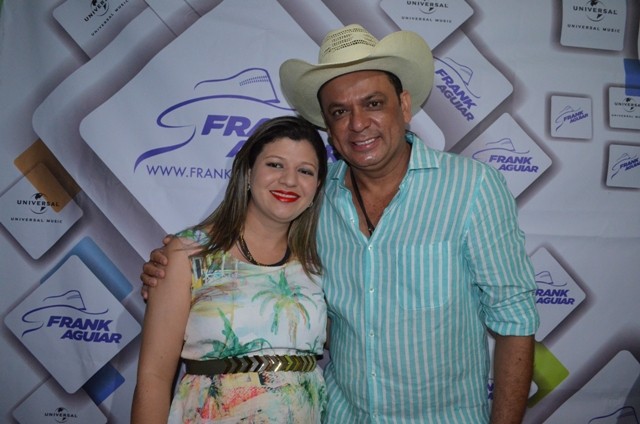 Vera Mendes comemora seus 19 anos e Frank Aguiar agita multidão. Veja a cobertura fotográfica: - Imagem 43