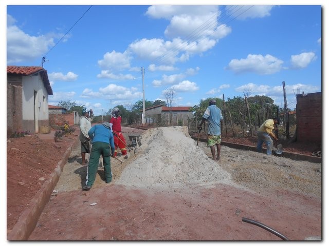 Prefeitura Municipal de Inhuma calça o Bairro Meireles - Imagem 7