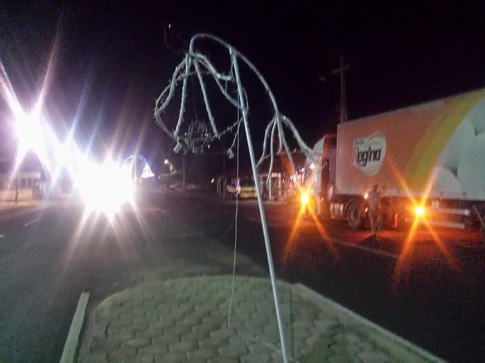 Ornamentação natalina é destruída por vandalismo - Imagem 7