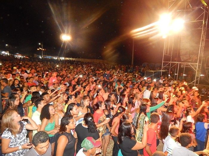 Show da banda Encantus em Lagoinha mais de 5 mil pessoas marcaram presença - Imagem 9