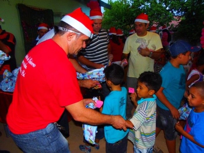 A Loja Maçônica Luz e Justiça nº 10 realizou festa de natal para crianças  - Imagem 46